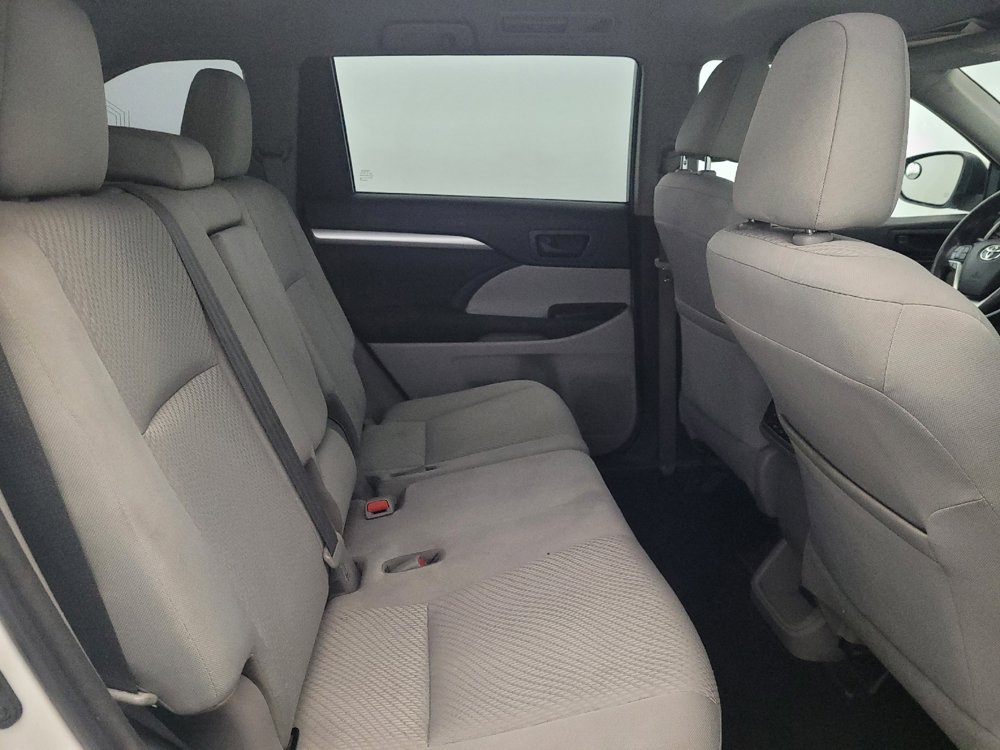 Used 2018 Toyota Highlander LE w/ Protection Package #3 AWD/4WD image 19