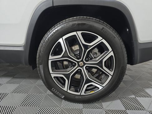 Used 2025 Rivian R1S Adventure AWD/4WD image 10