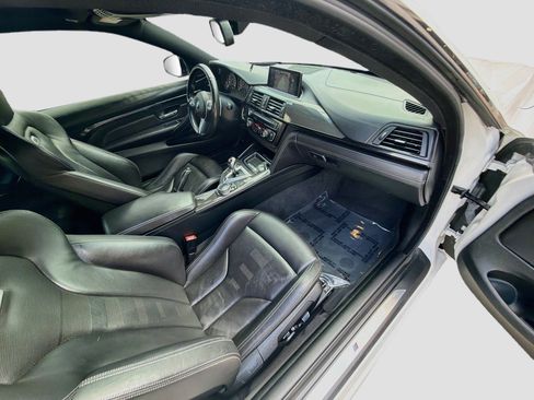 Used 2015 BMW M4 Coupe RWD image 31