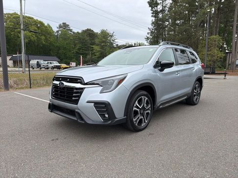 Used 2024 Subaru Ascent Limited w/ Technology Package AWD/4WD image 2