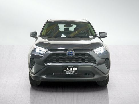 Used 2022 Toyota RAV4 XLE AWD/4WD image 8