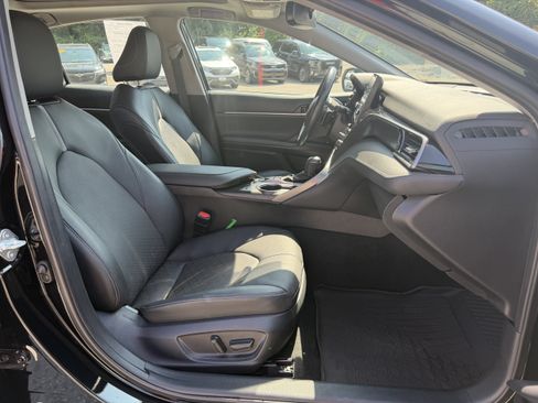 Used 2024 Toyota Camry XSE FWD image 10