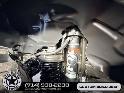 Used 2025 Jeep Gladiator Mojave AWD/4WD image 27