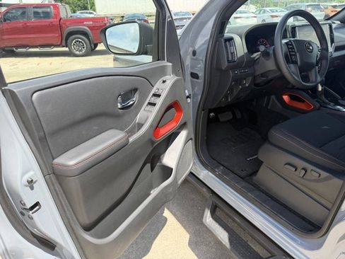 Used 2025 Nissan Frontier Pro-X w/ Pro Convenience Package RWD image 11