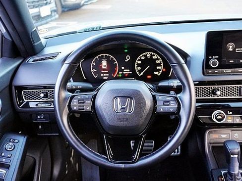 Used 2025 Honda Civic Sport image 18