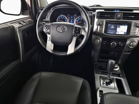 Used 2019 Toyota 4Runner SR5 Premium image 18