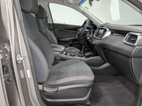 Used 2018 Kia Sorento LX AWD/4WD image 39