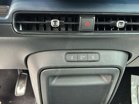 New 2025 Volkswagen ID. Buzz Pro S RWD image 17