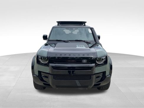 New 2026 Land Rover Defender 110 AWD/4WD image 9