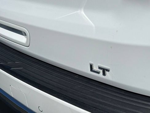 Used 2024 Chevrolet Suburban LT AWD/4WD image 20