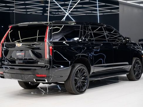 Used 2024 Cadillac Escalade ESV Premium Luxury image 16