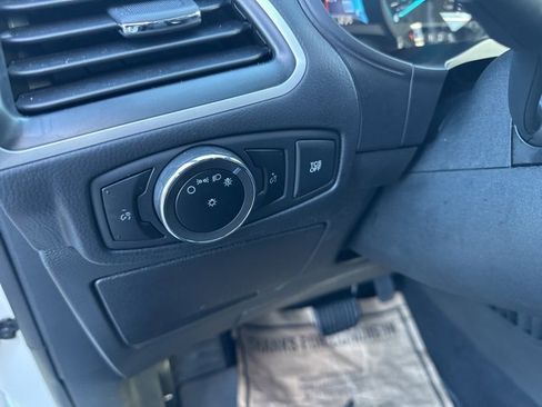 Used 2024 Ford Edge SE image 14