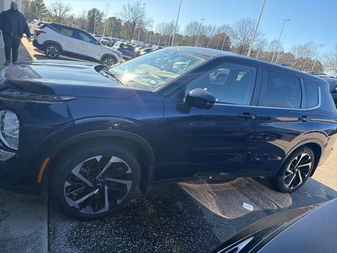 Used 2024 Mitsubishi Outlander SE image 28