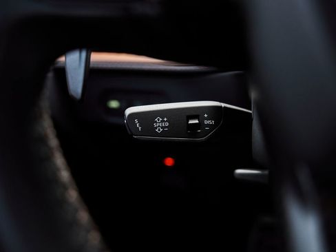 Used 2025 Lamborghini Revuelto AWD/4WD image 59