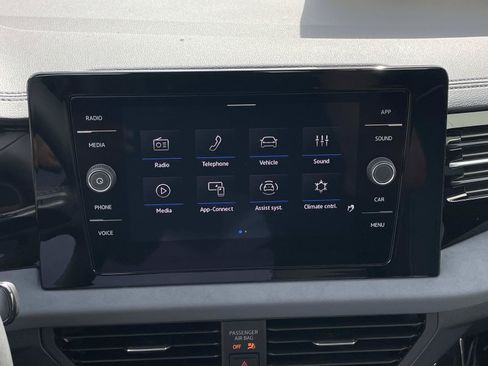 New 2026 Volkswagen Jetta SE FWD image 10