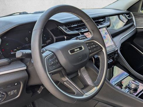 Used 2023 Jeep Grand Cherokee 4WD 4xe image 10