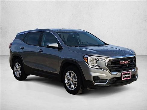 Used 2024 GMC Terrain SLE FWD image 3