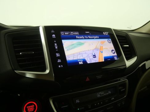 Used 2017 Honda Pilot Touring image 26