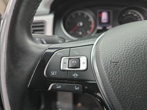 Used 2019 Volkswagen Atlas SE image 18