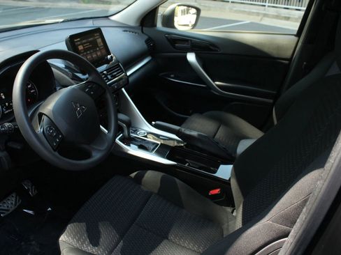 Used 2022 Mitsubishi Eclipse Cross LE image 13