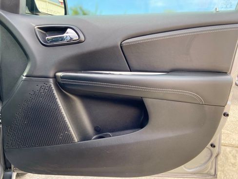 Used 2017 Dodge Journey Crossroad FWD image 16