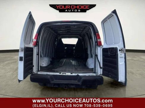 Used 2017 Chevrolet Express 2500 Extended RWD image 5