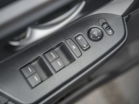 Used 2019 Honda CR-V LX image 31