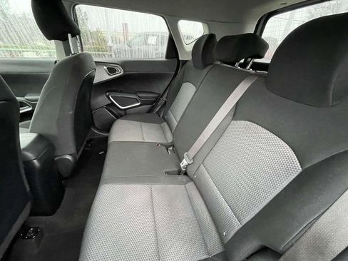 Used 2022 Kia Soul LX w/ Technology Package image 11