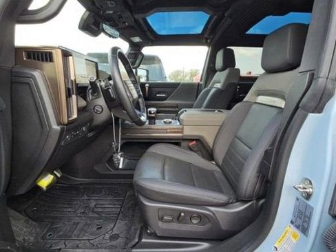 Used 2025 GMC Hummer EV 3X w/ LPO, Illumination Package image 6