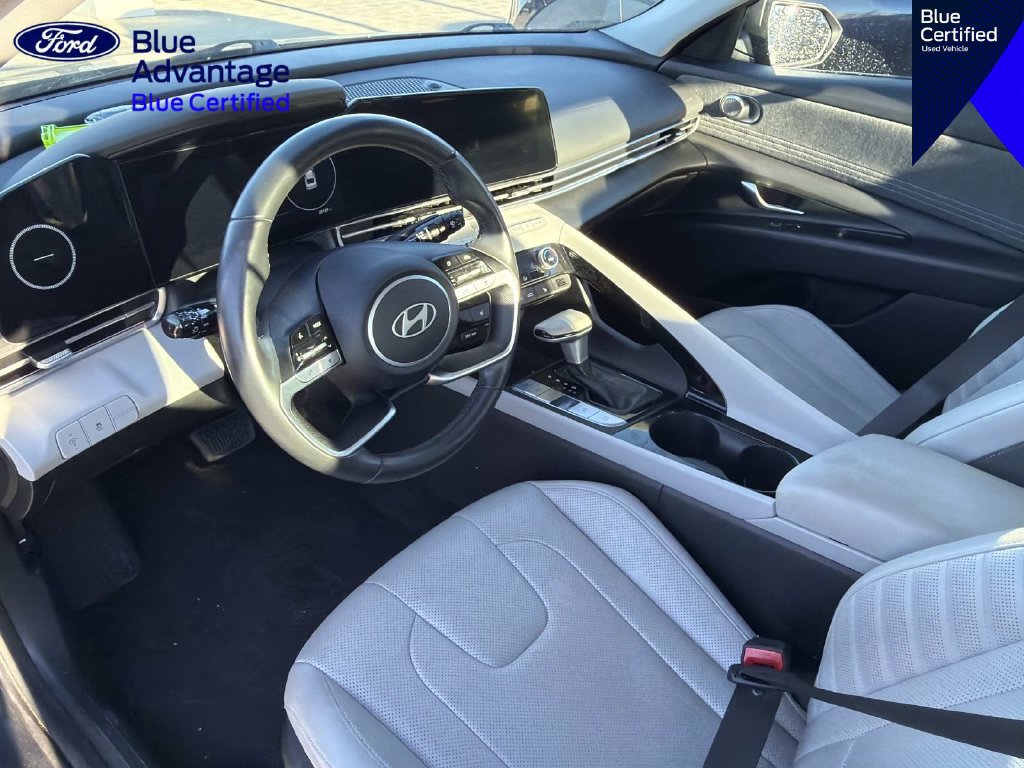 Used 2025 Hyundai Elantra Limited FWD image 13