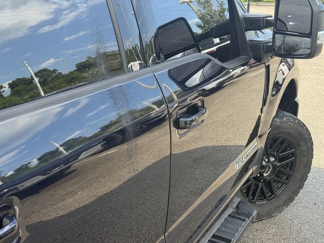 Used 2022 Ford F250 Lariat w/ Black Appearance Package AWD/4WD image 9