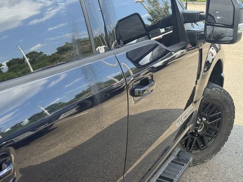 Used 2022 Ford F250 Lariat w/ Black Appearance Package AWD/4WD image 9