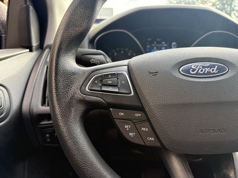 Used 2018 Ford Focus SEL image 17