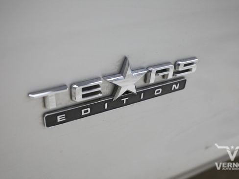 Used 2021 Chevrolet Silverado 1500 LT w/ Z71 Off-Road Package AWD/4WD image 11