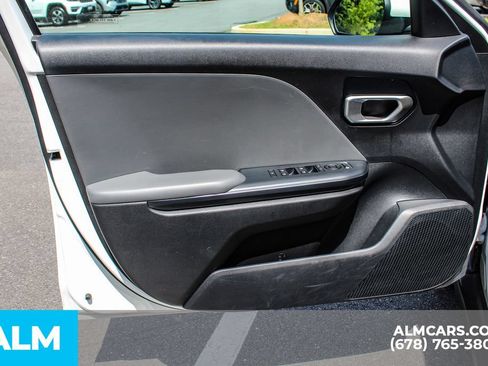 Used 2025 Kia K4 FWD image 35