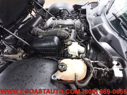 Used 2006 Pontiac Solstice Convertible w/ Premium Package image 10