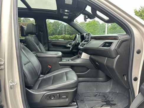 Used 2021 Chevrolet Suburban Z71 w/ Luxury Package AWD/4WD image 31