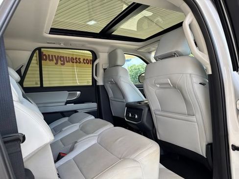 Used 2025 Ford Expedition Max Platinum AWD/4WD image 5
