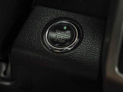 Used 2015 Ford F150 Platinum w/ Equipment Group 701A Luxury AWD/4WD image 20