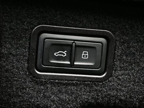 Used 2019 Audi A8 L 3.0T w/ Executive Package image 29