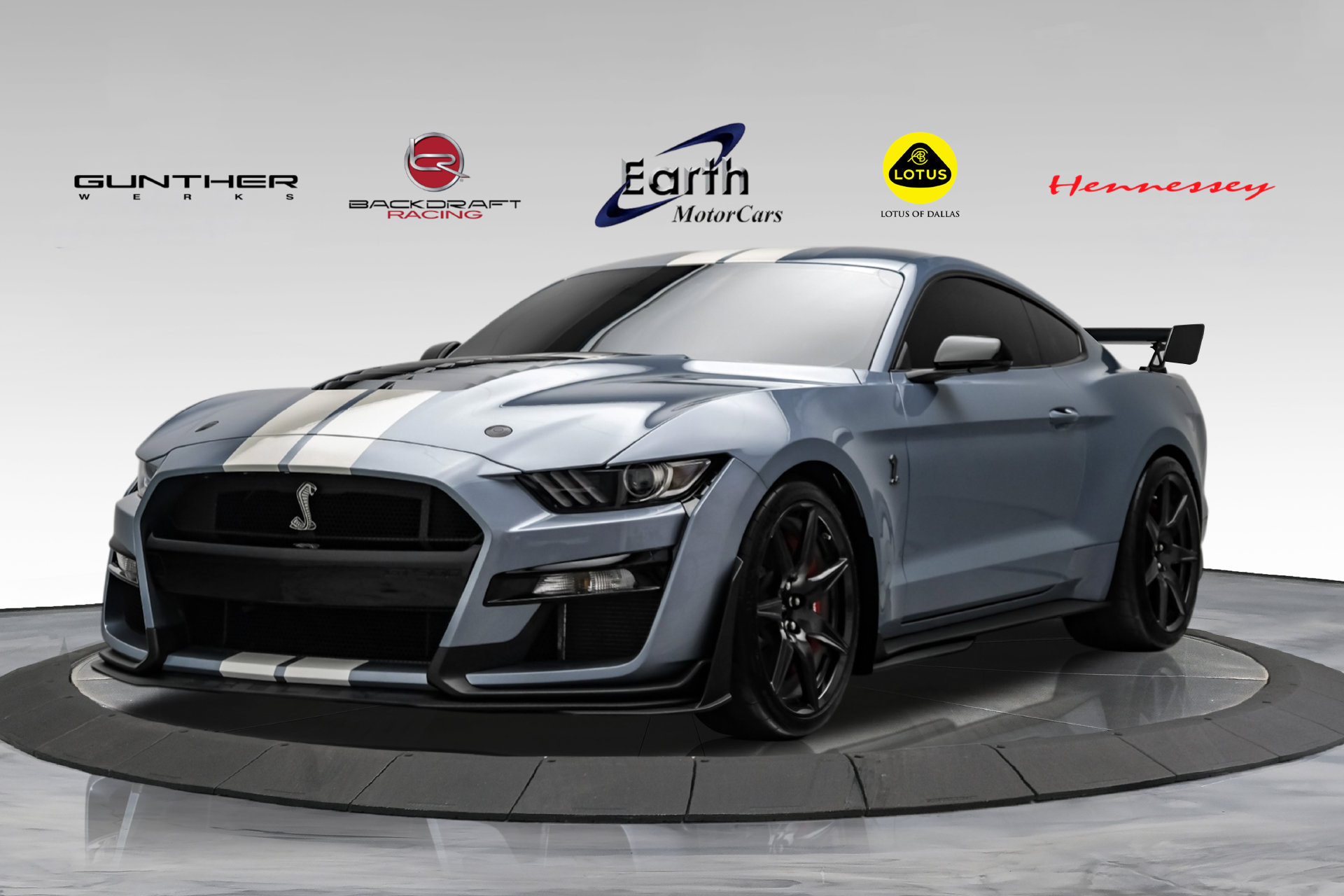 Used 2022 Ford Mustang Shelby GT500 w/ Carbon Fiber Track Pack RWD image 1