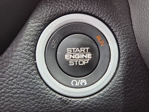 Used 2019 RAM 1500 Big Horn RWD image 32