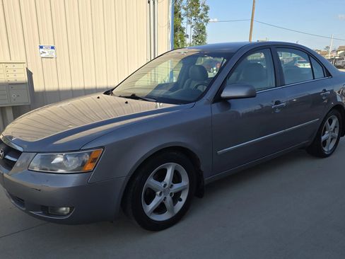 Used 2008 Hyundai Sonata SE FWD image 2
