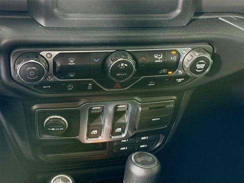 Used 2022 Jeep Wrangler Sport AWD/4WD image 9