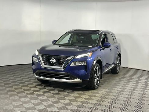 Used 2023 Nissan Rogue Platinum image 2