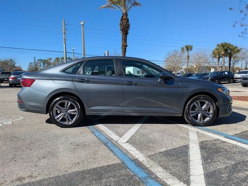 Used 2023 Volkswagen Jetta SE image 7