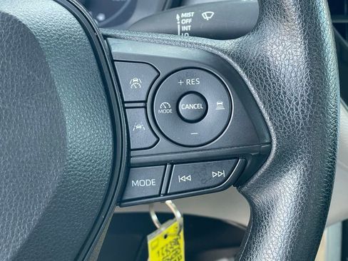 Used 2023 Toyota Corolla Cross L image 17