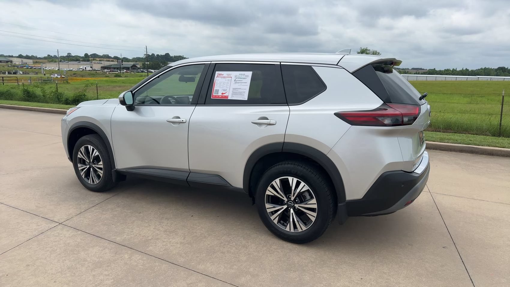 Used 2023 Nissan Rogue SV AWD/4WD image 7