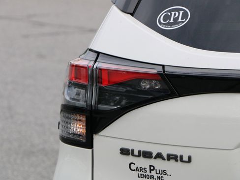 Used 2025 Subaru Forester Touring w/ Touring Package AWD/4WD image 5