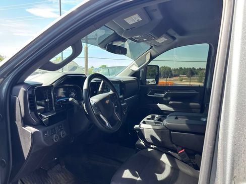 Used 2025 Chevrolet Silverado 2500 LT w/ Convenience Package AWD/4WD image 9